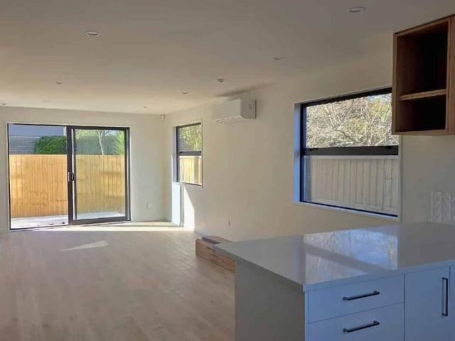 Townhouse for rent in Heathcote, Canterbury