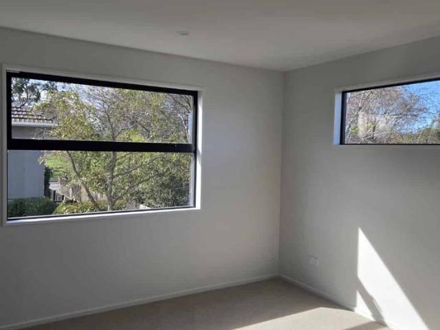 Townhouse for rent in Heathcote, Canterbury