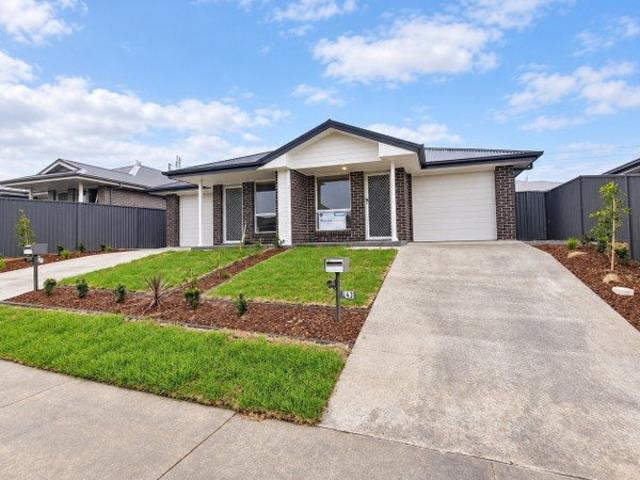 Duplex for rent in Gillieston Heights, Newcastle-Maitland