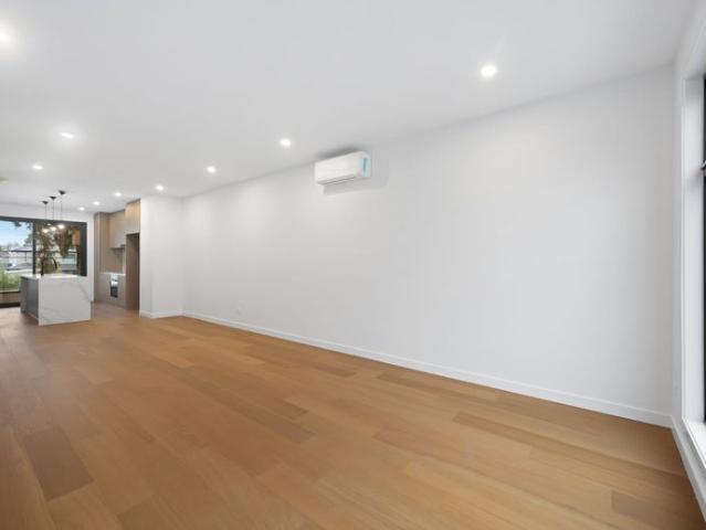 Townhouse for rent in Camerons Creek, Victoria