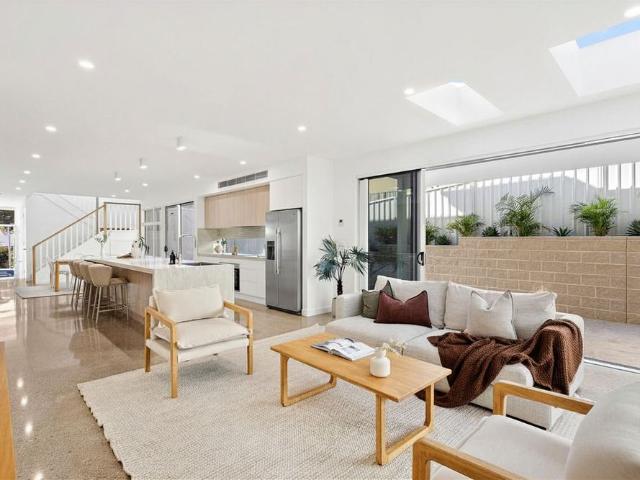 House for rent in Wollongong West, New South Wales