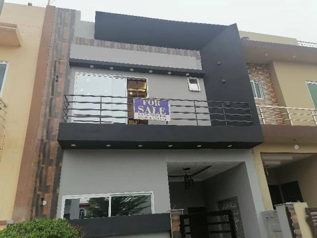 House for sale in کوٹ آرائیاں, لاہور ڈویژن