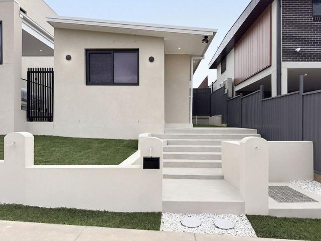 Apartment for rent in Middleton Grange, Sydney
