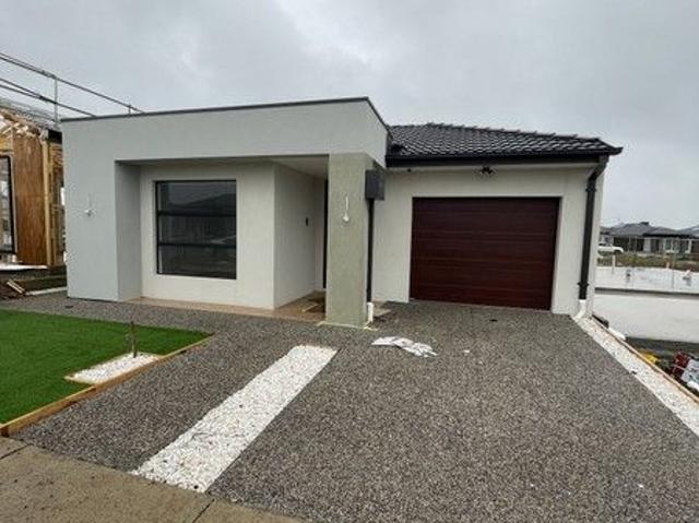 Cottage for sale in Camerons Creek, Victoria