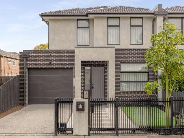 Townhouse for sale in Camerons Creek, Victoria