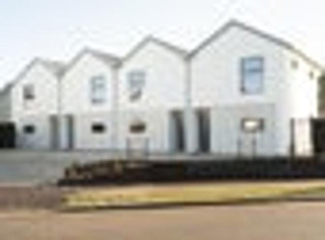 Townhouse for sale in Heathcote, Canterbury