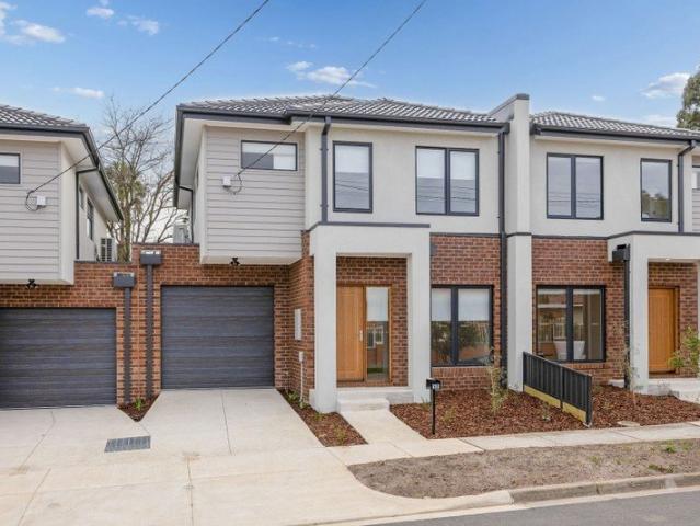 Townhouse for sale in Camerons Creek, Victoria