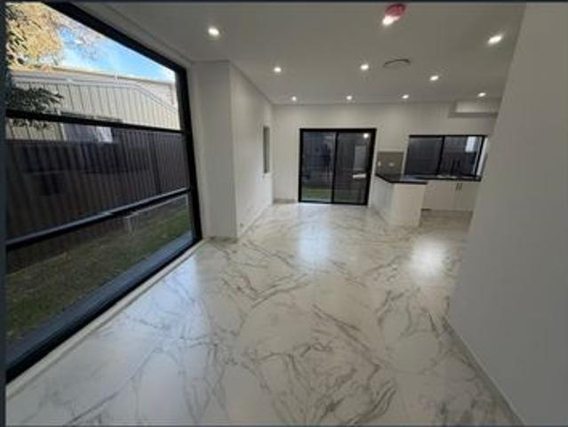 Townhouse for rent in Sydney, New South Wales