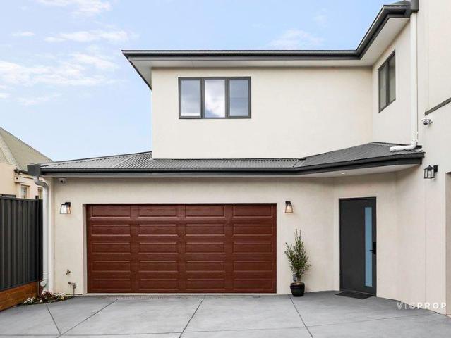 Townhouse for sale in Camerons Creek, Victoria