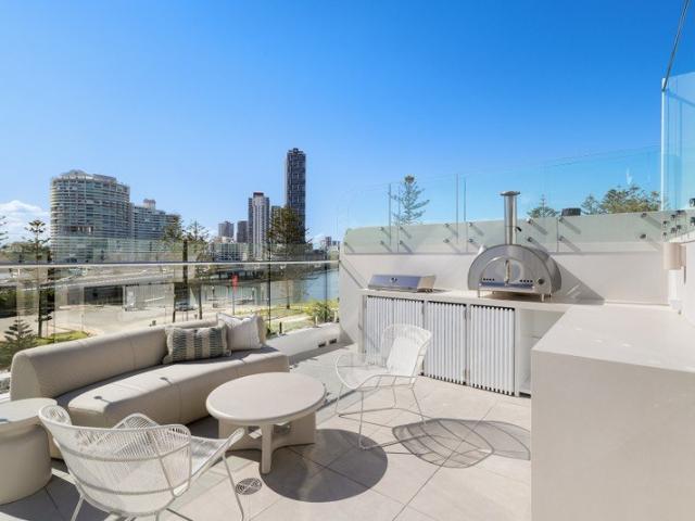 Apartment for sale in Main Beach, Gold Coast City