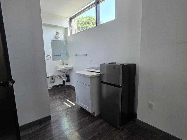 Apartment for rent in Canoga Park, California