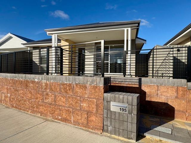 Townhouse for rent in South Yunderup, Western Australia