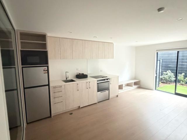 Townhouse for rent in Heathcote, Canterbury