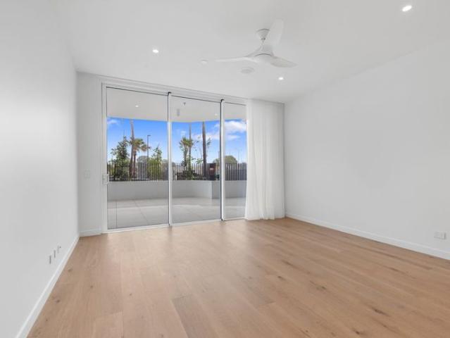 Apartment for rent in Biggera Waters, Gold Coast City