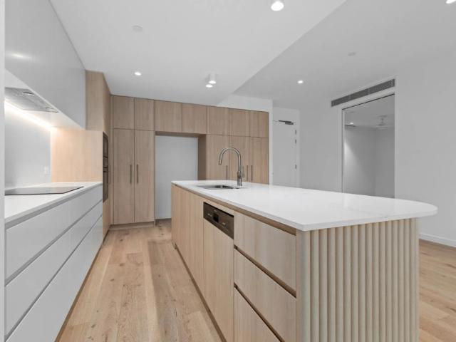 Apartment for rent in Biggera Waters, Gold Coast City