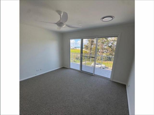 Townhouse for rent in Diamond Beach, New South Wales