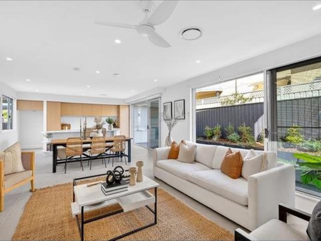 Townhouse for rent in Toowoon Bay, New South Wales