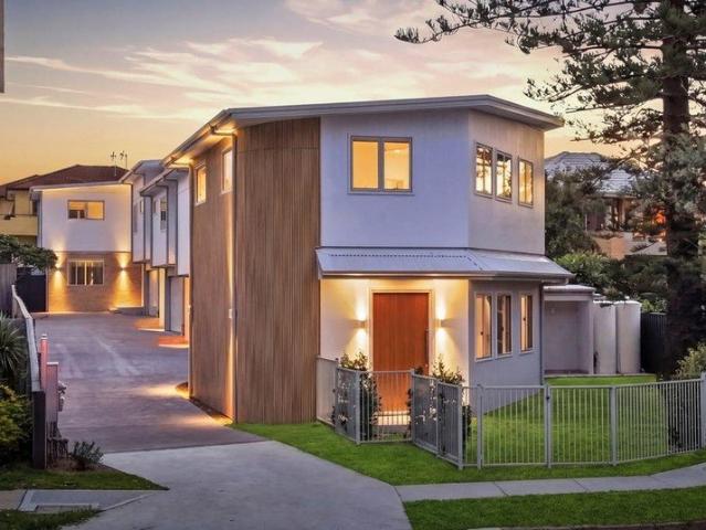 Townhouse for rent in Toowoon Bay, New South Wales