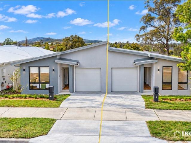 Duplex for sale in Edgeworth, Newcastle-Maitland