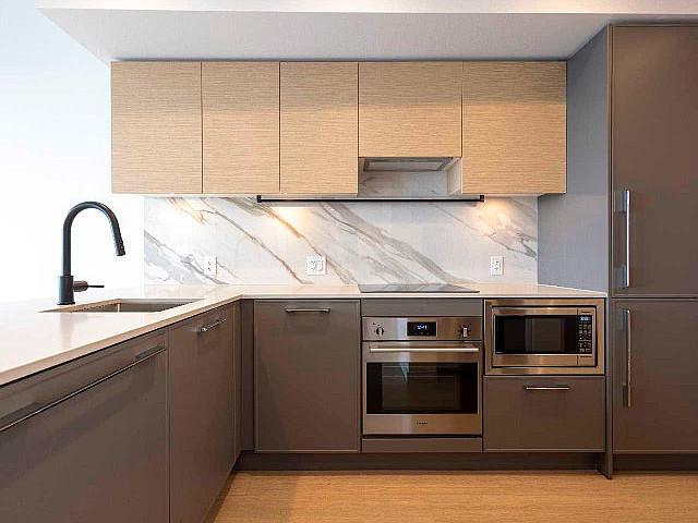 Condo for rent in Surrey, British Columbia