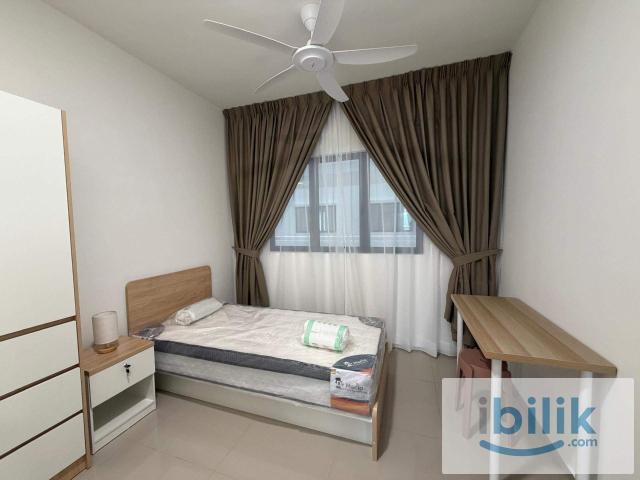 Room for rent in Petaling, Alam Impian