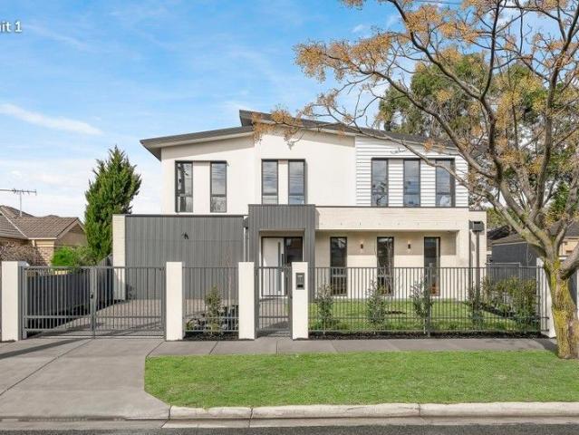Townhouse for sale in Camerons Creek, Victoria