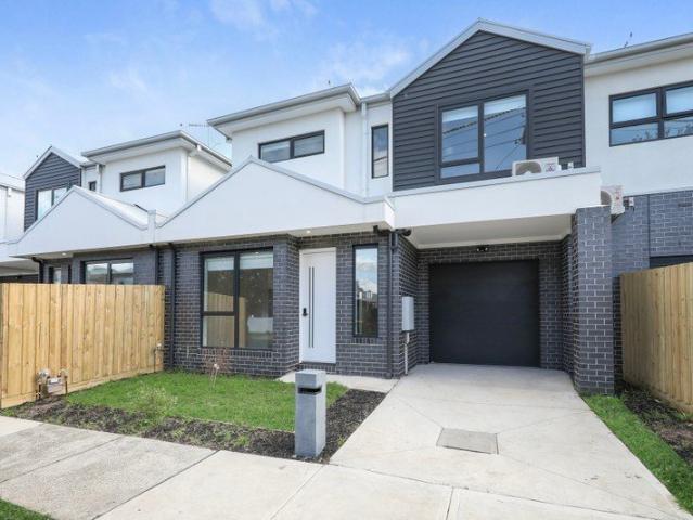 Townhouse for rent in Altona, Melbourne