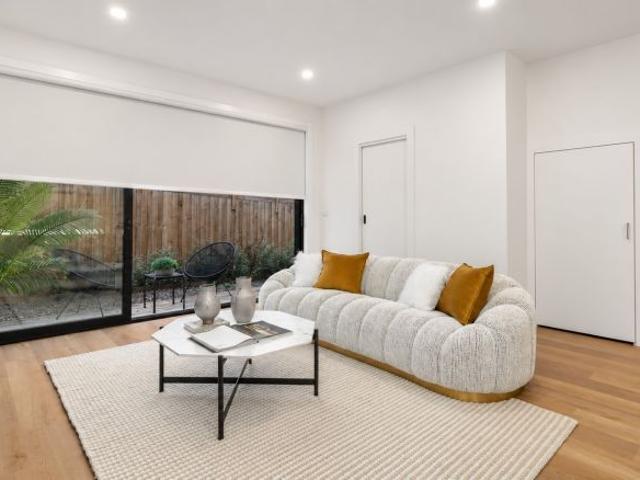 Townhouse for rent in Edithvale, Melbourne