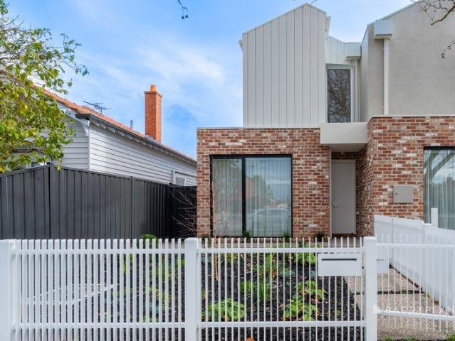 Townhouse for rent in Camerons Creek, Victoria