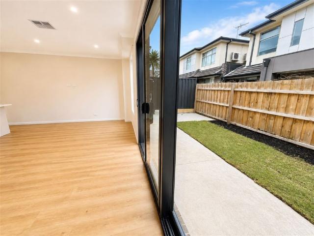 Townhouse for rent in Camerons Creek, Victoria