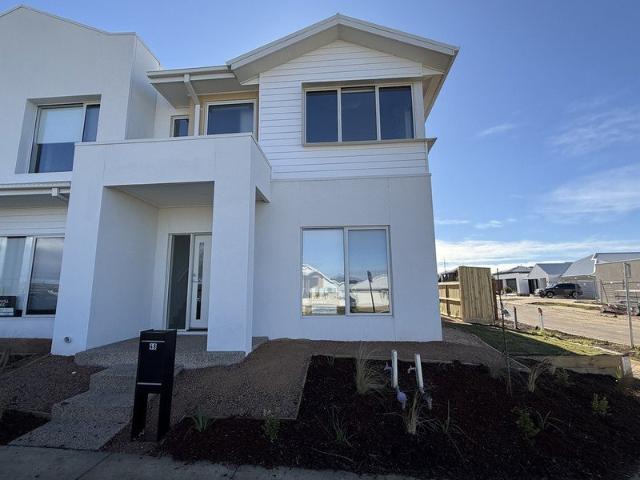 Townhouse for rent in Torquay, Victoria