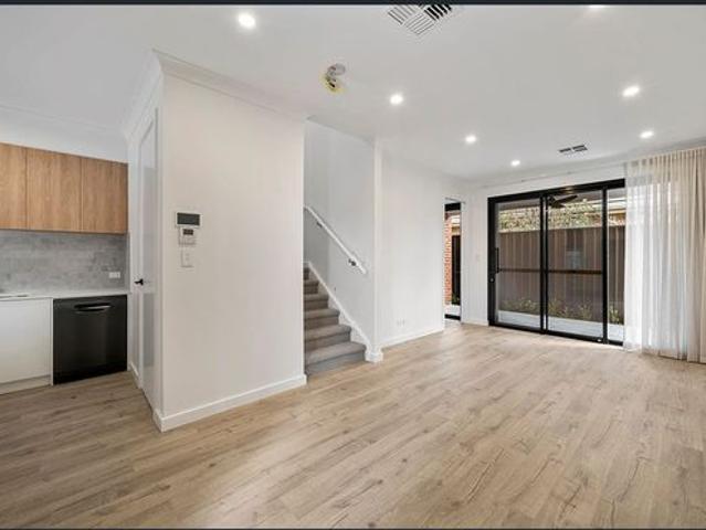 Townhouse for rent in Horseshoe Creek, South Australia