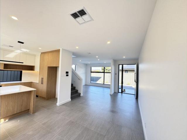 Townhouse for rent in Horseshoe Creek, South Australia