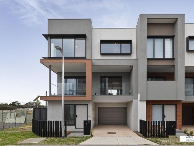 Townhouse for rent in Casey Green, Melbourne