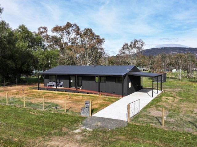 House for sale in Elmhurst, Victoria