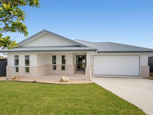 House for sale in Lake Cathie, New South Wales
