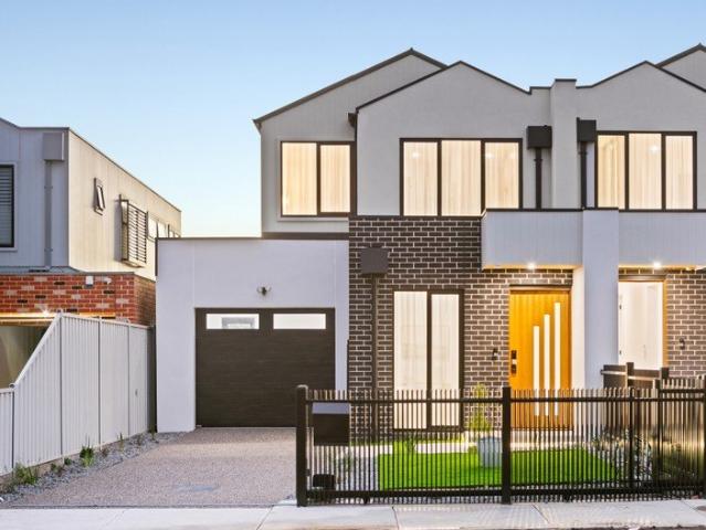 Townhouse for sale in Camerons Creek, Victoria