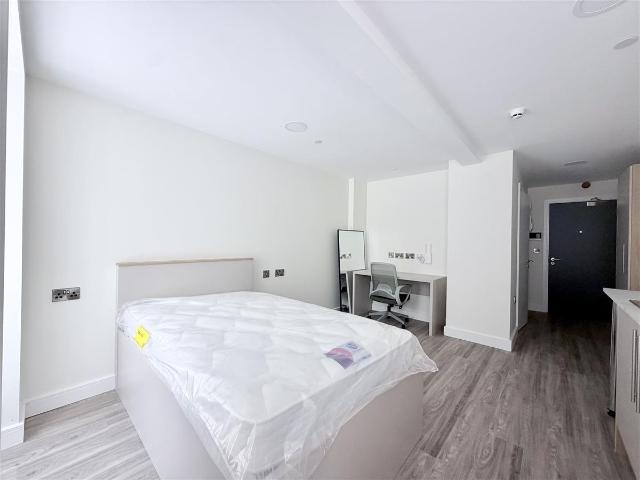 Studio for rent in St Ann's, Haddon