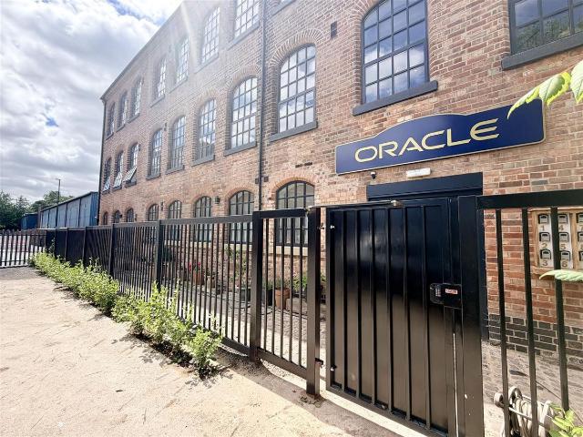 Studio for rent in St Ann's, Haddon