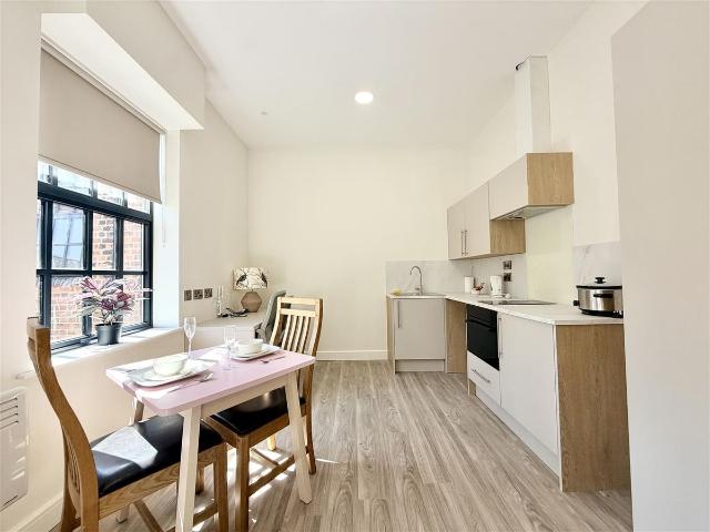 Studio for rent in St Ann's, Haddon