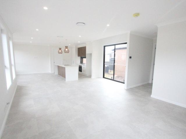 Duplex for rent in Sydney, New South Wales