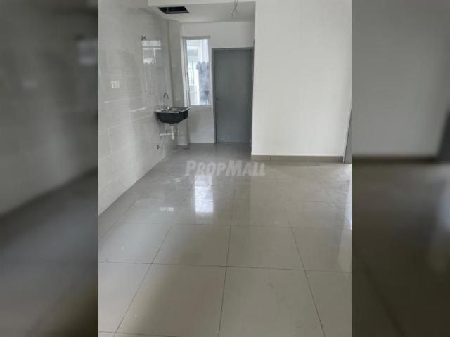 Room for rent in Petaling, Alam Impian