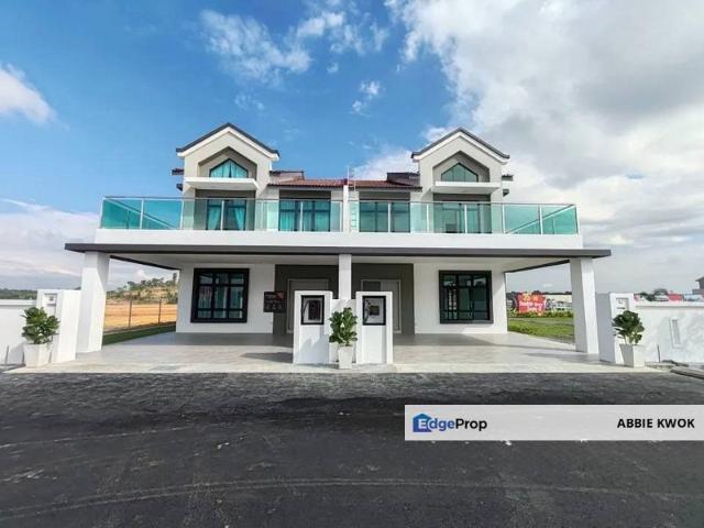 House for sale in Malaka