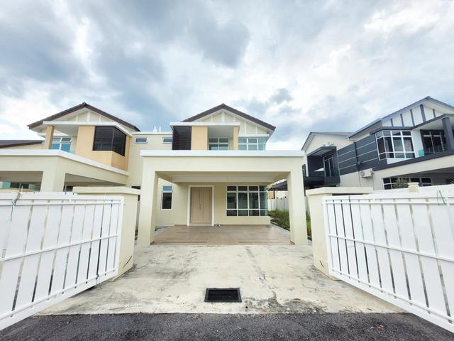Residential House for sale in Sendayan Village, Negeri Sembilan