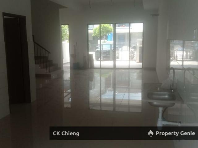 Terraced House for sale in Tanjong Sepat, Selangor