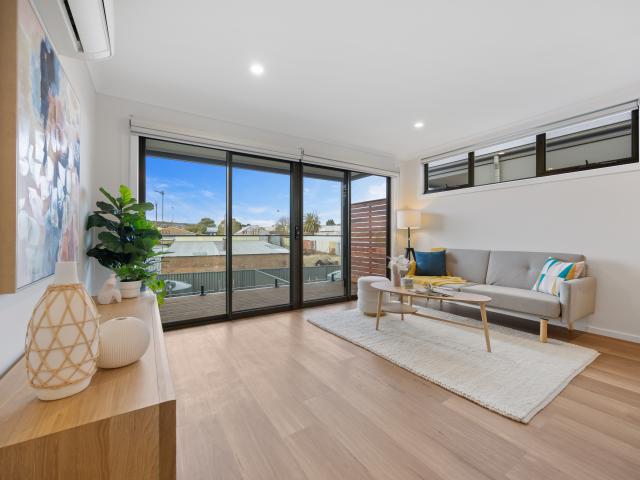 Townhouse for sale in Canadian, Ballarat