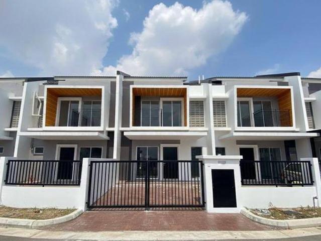 Terraced House for sale in Tanjong Sepat, Selangor