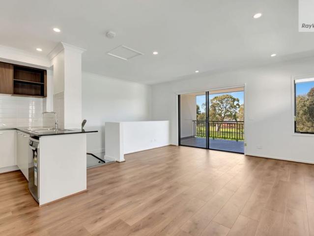 Townhouse for rent in Camerons Creek, Victoria