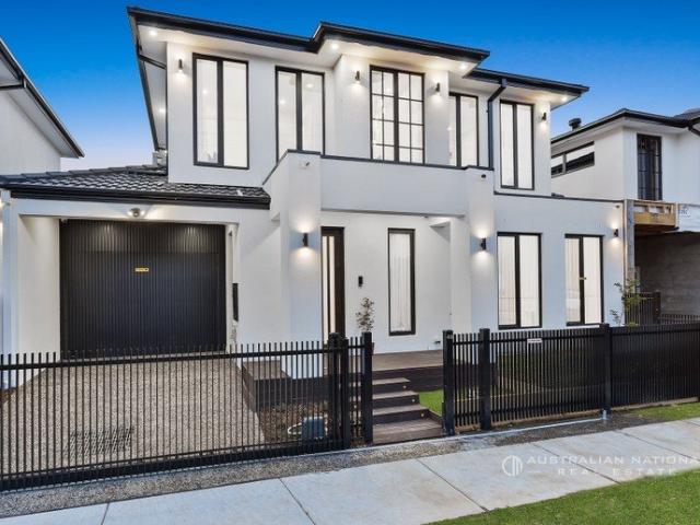 Townhouse for sale in Oakleigh South, Melbourne