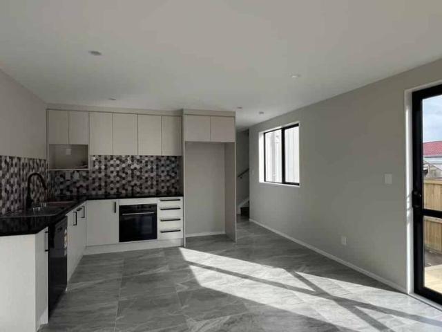 Townhouse for rent in Howick